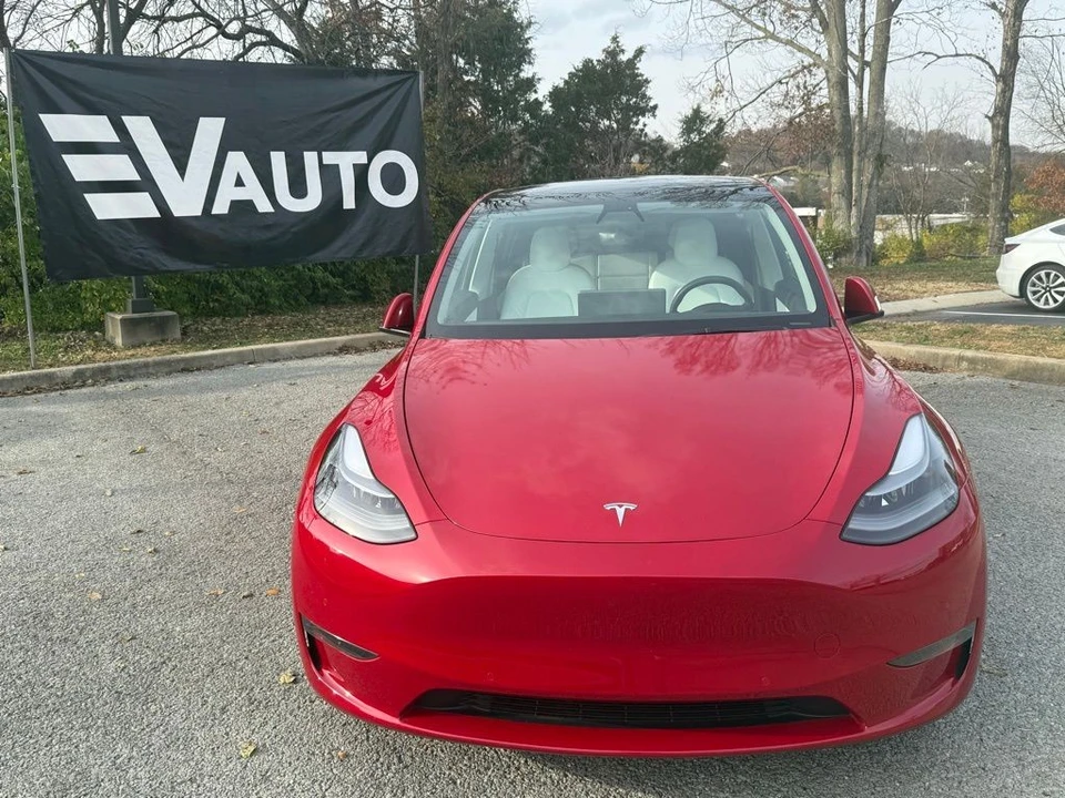 2022 Tesla Model Y Performance - Image 2 of 14