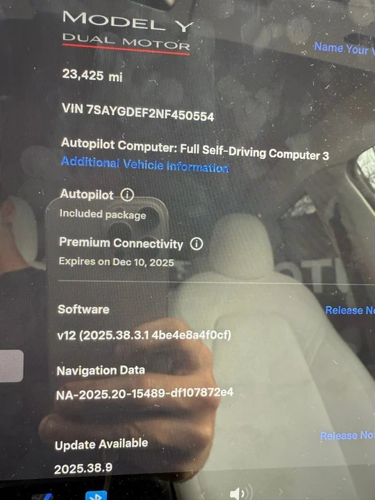 2022 Tesla Model Y Performance - Image 14 of 14