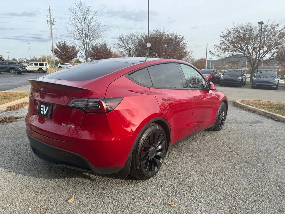 2022 Tesla Model Y Performance - Image 4 of 14