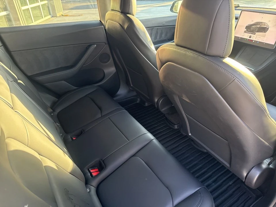 2022 Tesla Model Y Performance - Image 19 of 21
