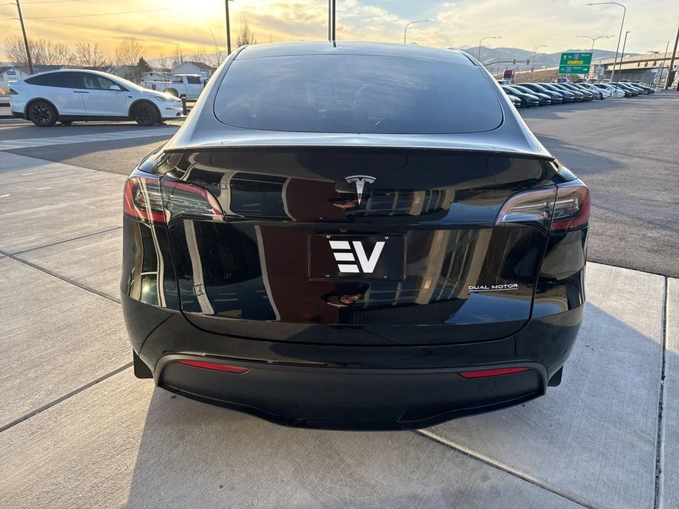 2022 Tesla Model Y Performance - Image 7 of 21