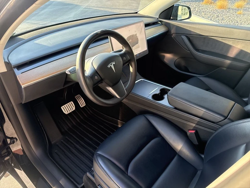 2022 Tesla Model Y Performance - Image 12 of 21