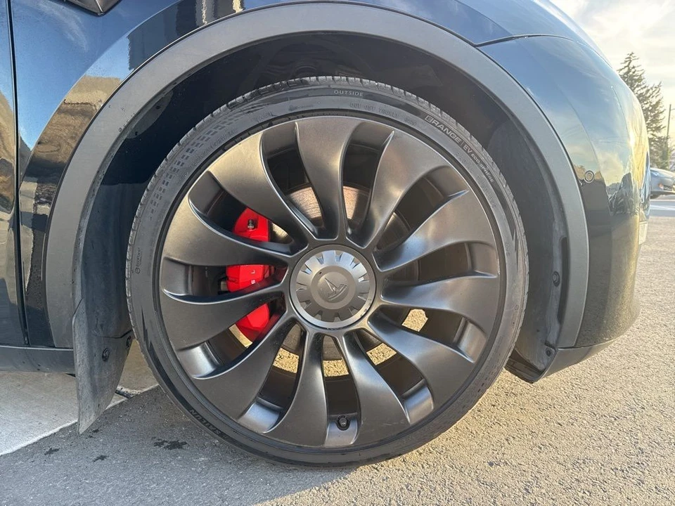 2022 Tesla Model Y Performance - Image 10 of 21