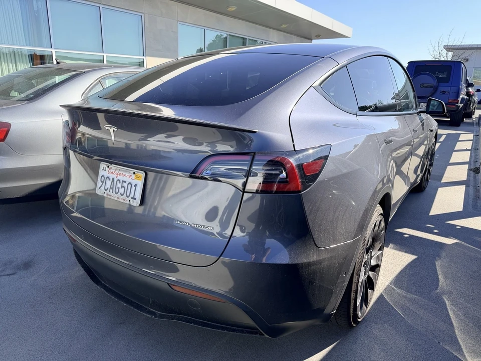 2022 Tesla Model Y Performance - Image 3 of 4