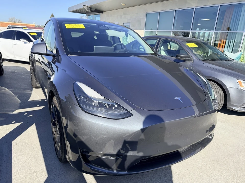 2022 Tesla Model Y Performance - Image 2 of 4