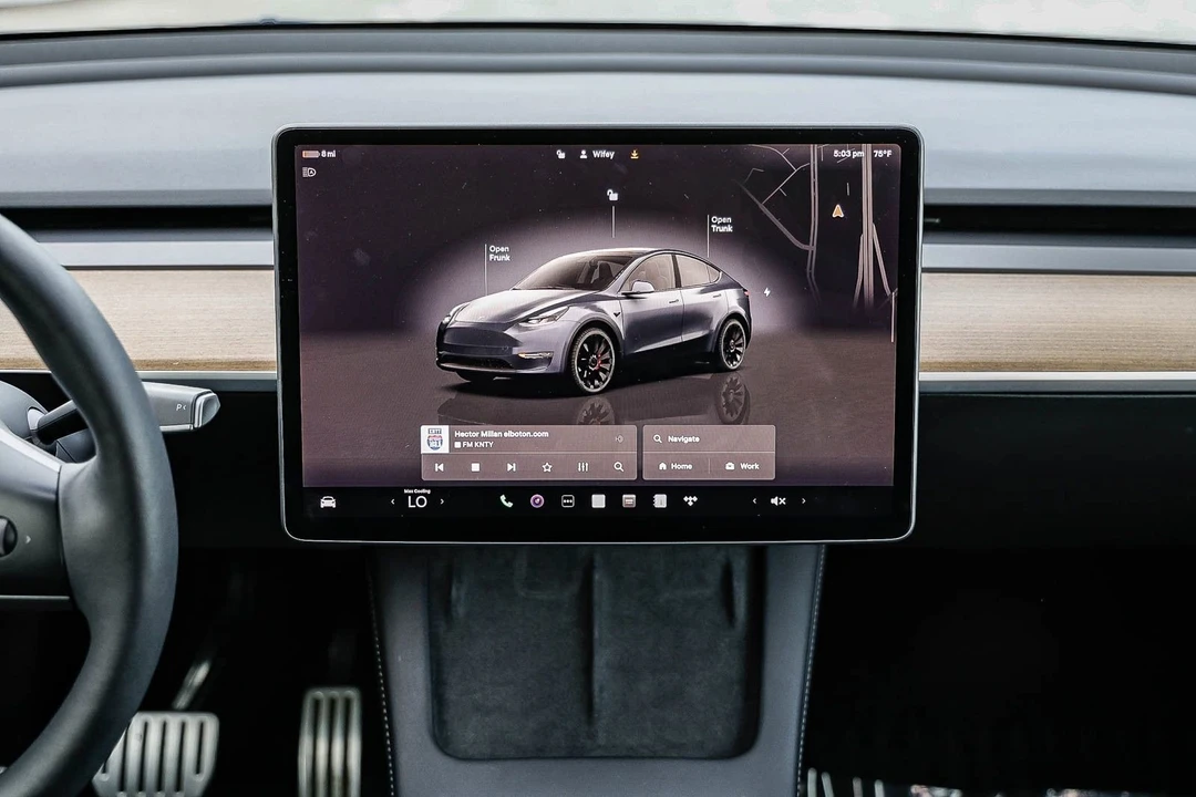 2022 Tesla Model Y Performance - Image 11 of 21