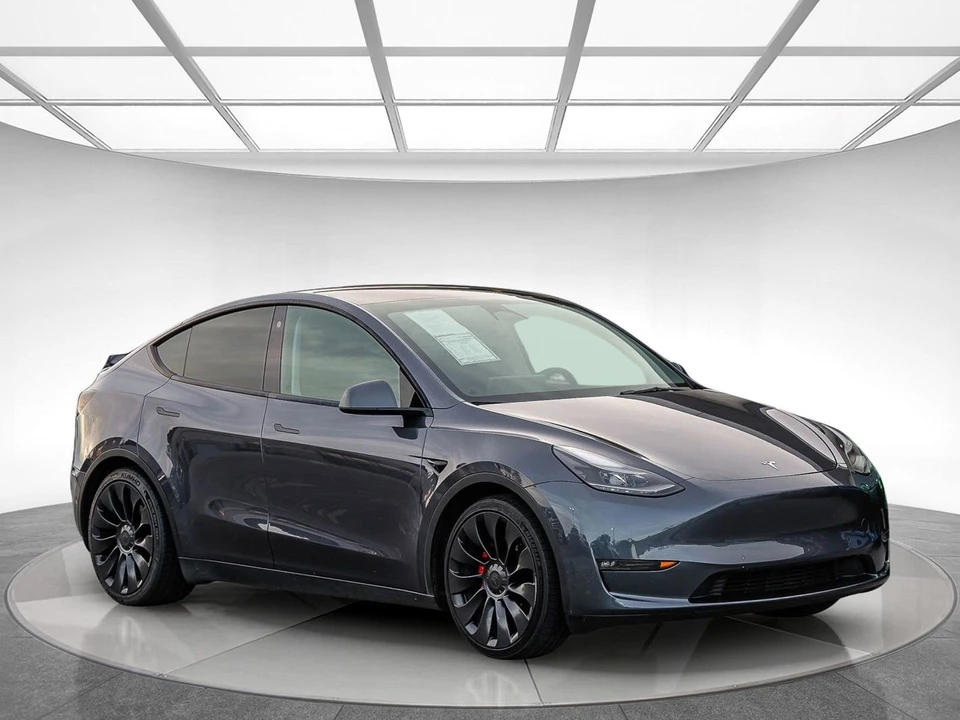 2022 Tesla Model Y Performance - Image 5 of 21