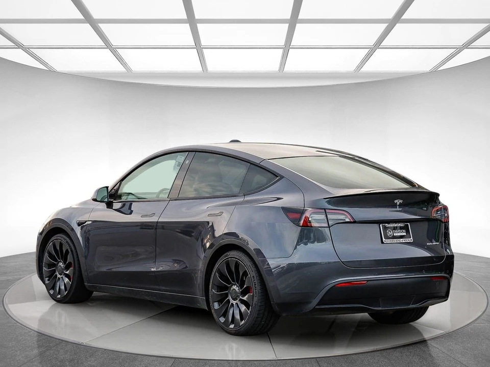 2022 Tesla Model Y Performance - Image 2 of 21