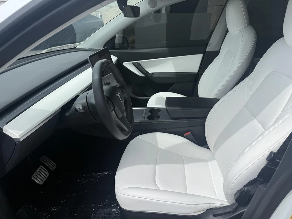 2022 Tesla Model Y Performance - Image 12 of 21