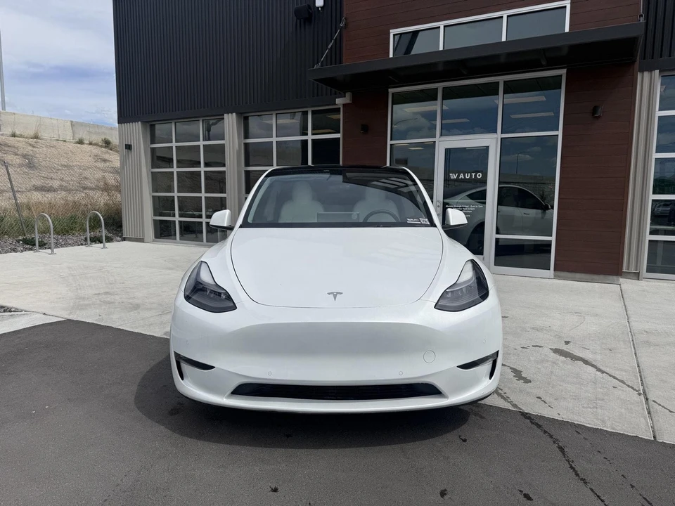2022 Tesla Model Y Performance - Image 3 of 21
