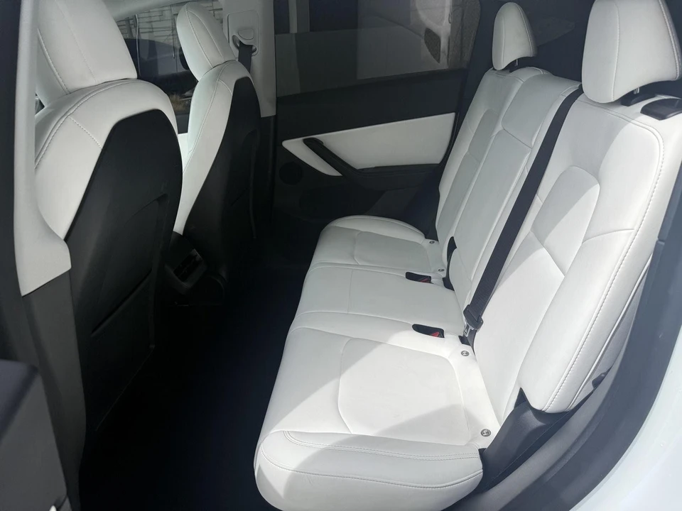 2022 Tesla Model Y Performance - Image 15 of 21