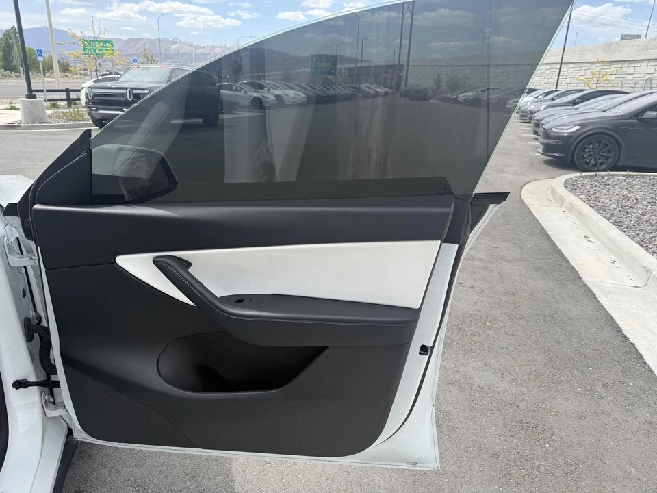 2022 Tesla Model Y Performance - Image 21 of 21