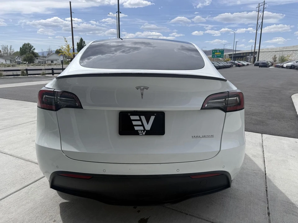 2022 Tesla Model Y Performance - Image 6 of 21