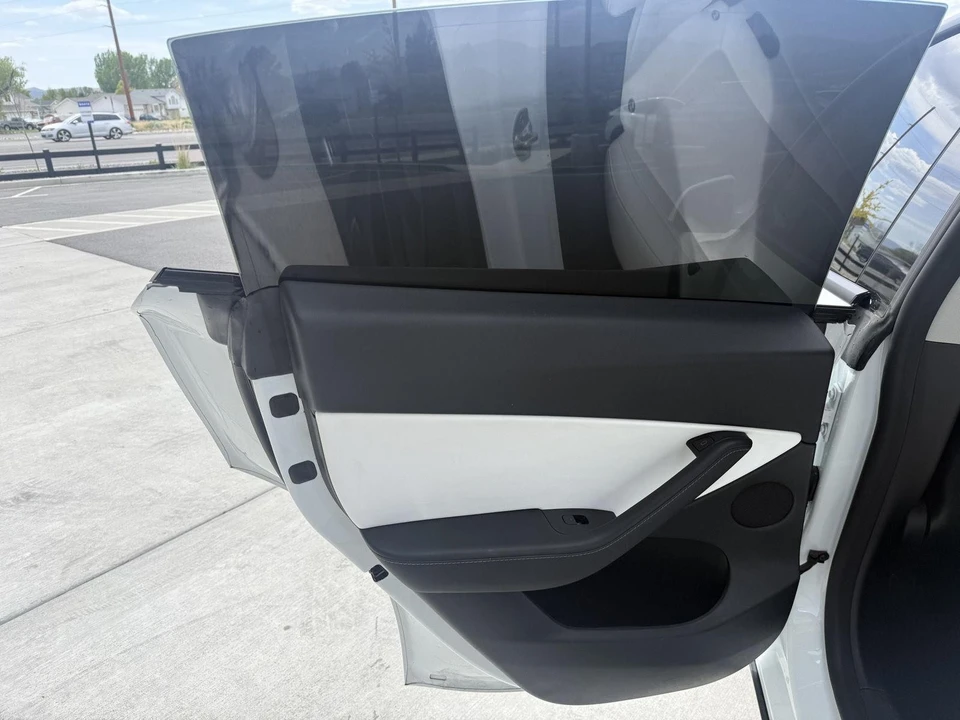 2022 Tesla Model Y Performance - Image 13 of 21