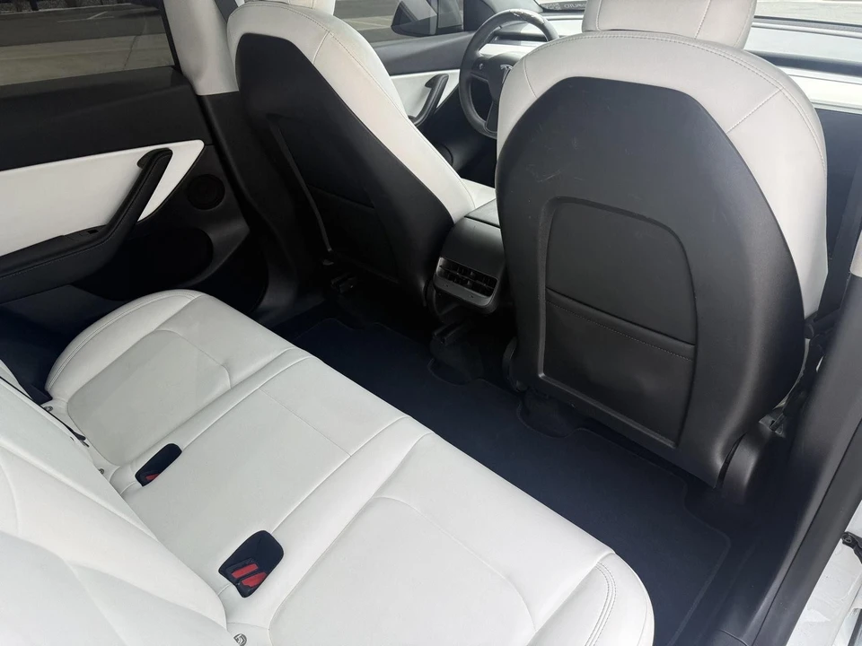 2022 Tesla Model Y Performance - Image 18 of 21