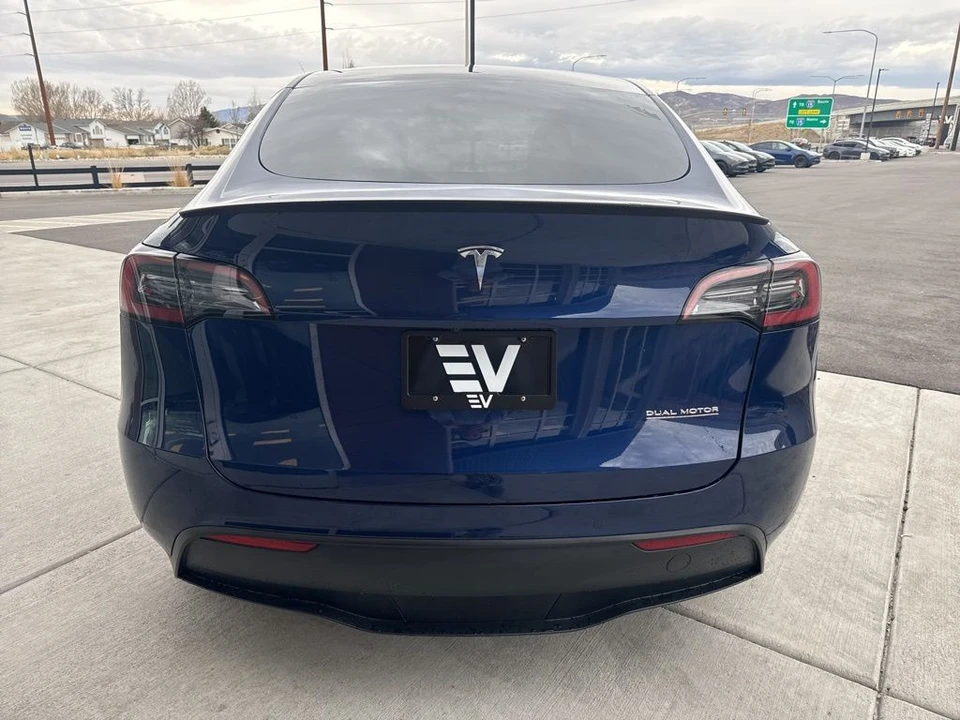 2022 Tesla Model Y Performance - Image 7 of 21