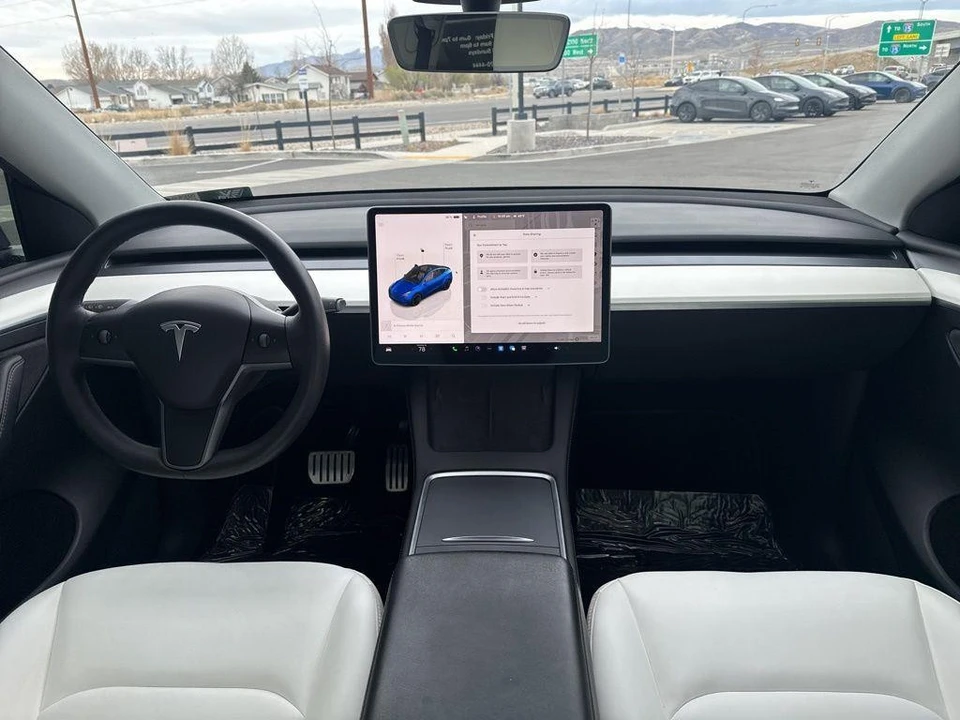 2022 Tesla Model Y Performance - Image 21 of 21