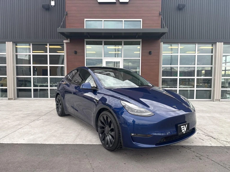 2022 Tesla Model Y Performance - Image 2 of 21