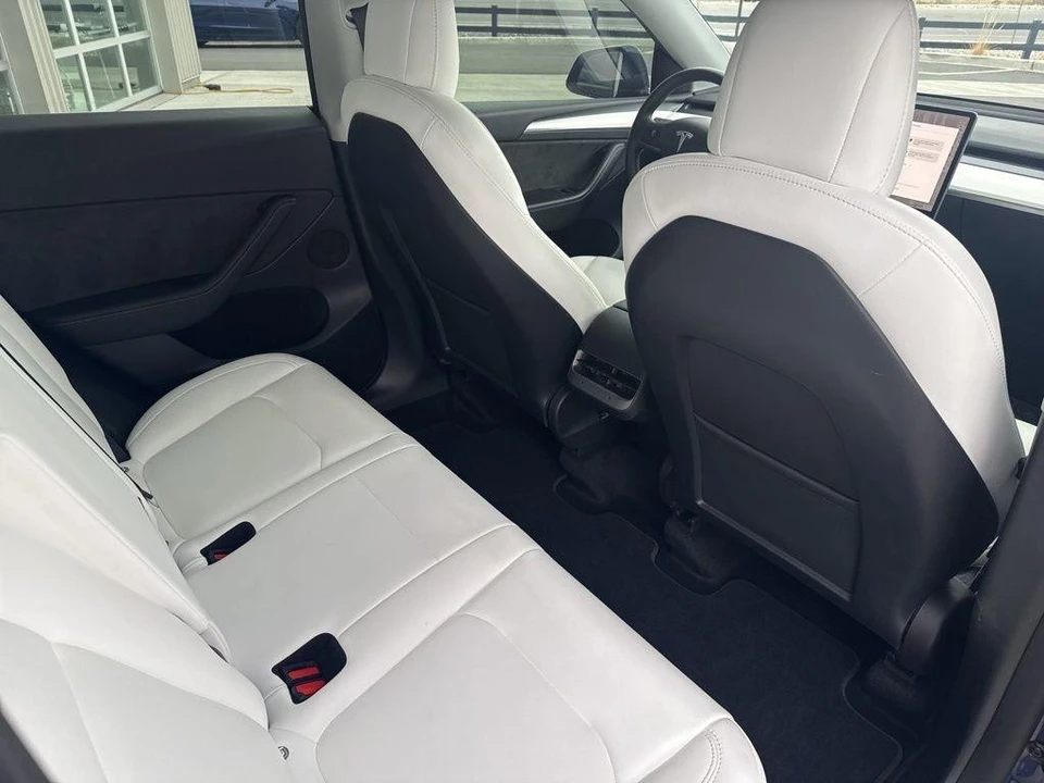 2022 Tesla Model Y Performance - Image 19 of 21