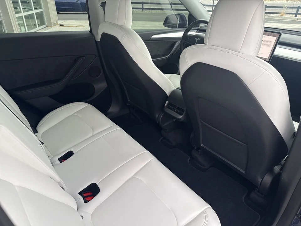 2022 Tesla Model Y Performance - Image 19 of 21