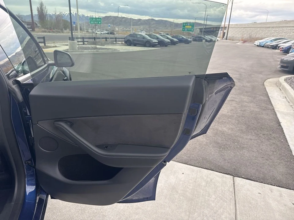 2022 Tesla Model Y Performance - Image 18 of 21