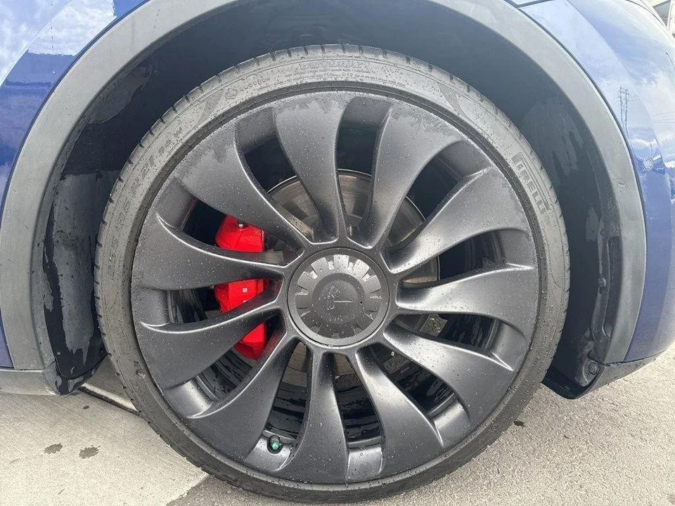 2022 Tesla Model Y Performance - Image 10 of 21