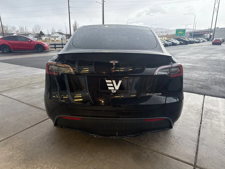 2022 Tesla Model Y Performance - Image 7 of 11
