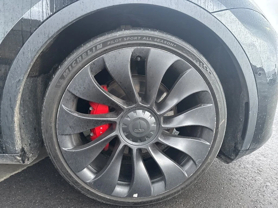 2022 Tesla Model Y Performance - Image 10 of 11