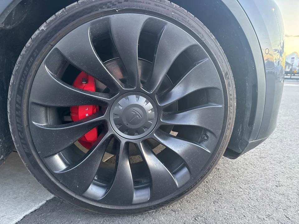 2022 Tesla Model Y Performance - Image 9 of 21