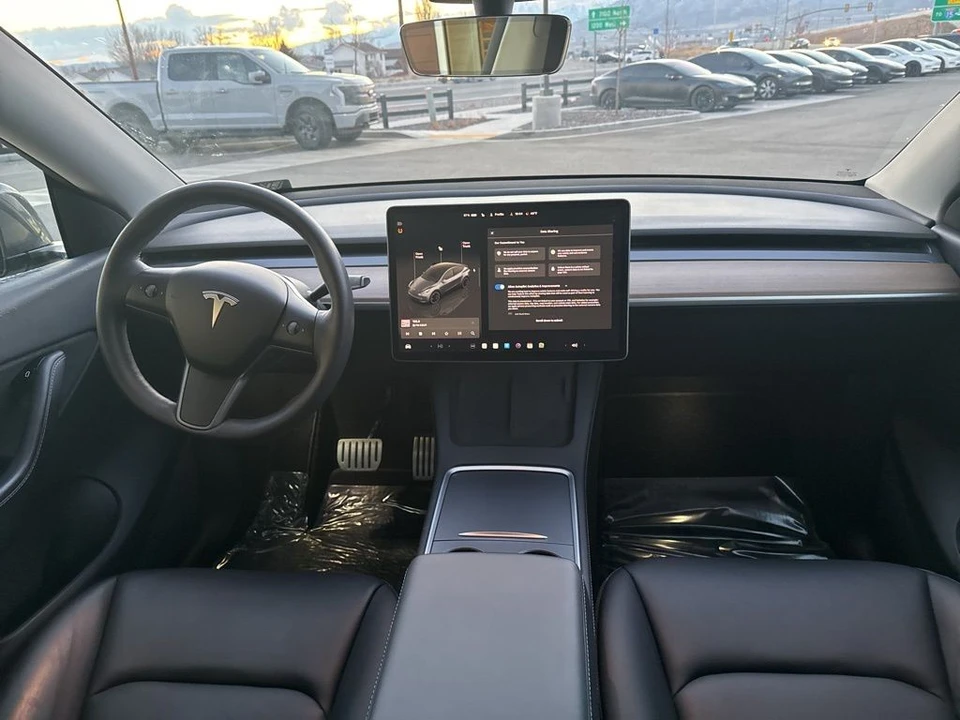 2022 Tesla Model Y Performance - Image 20 of 21