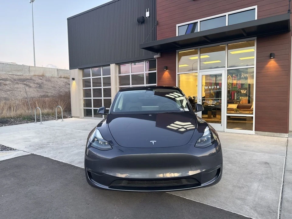 2022 Tesla Model Y Performance - Image 3 of 21
