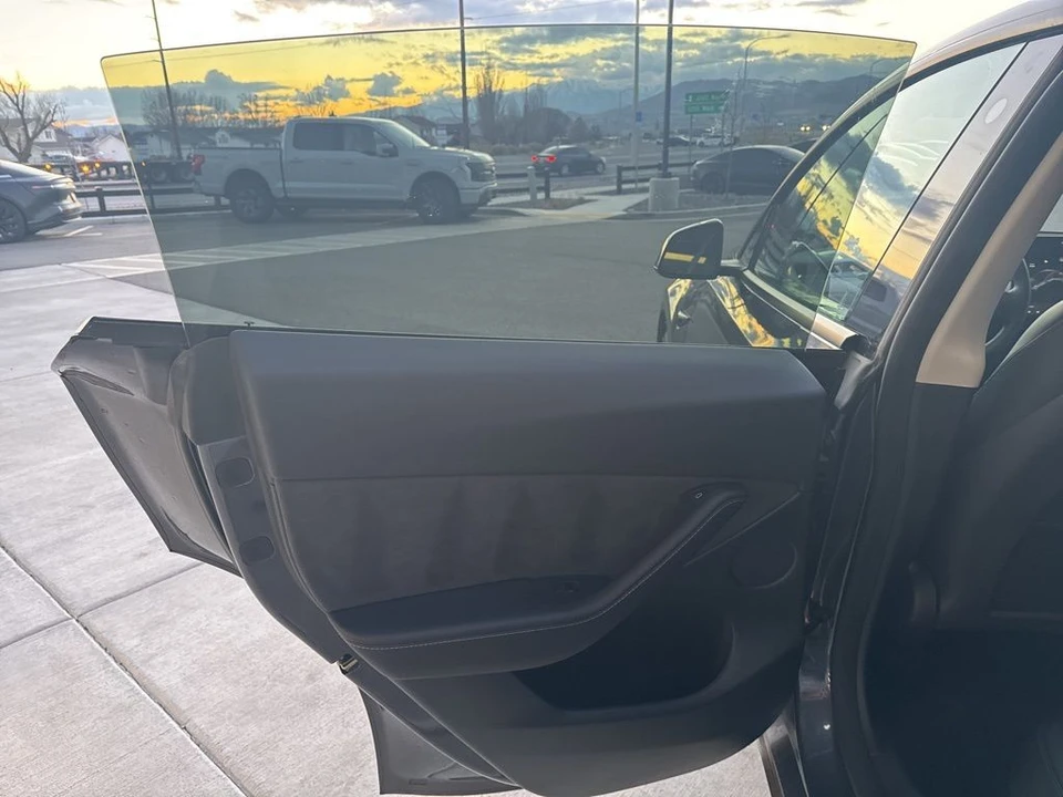 2022 Tesla Model Y Performance - Image 13 of 21