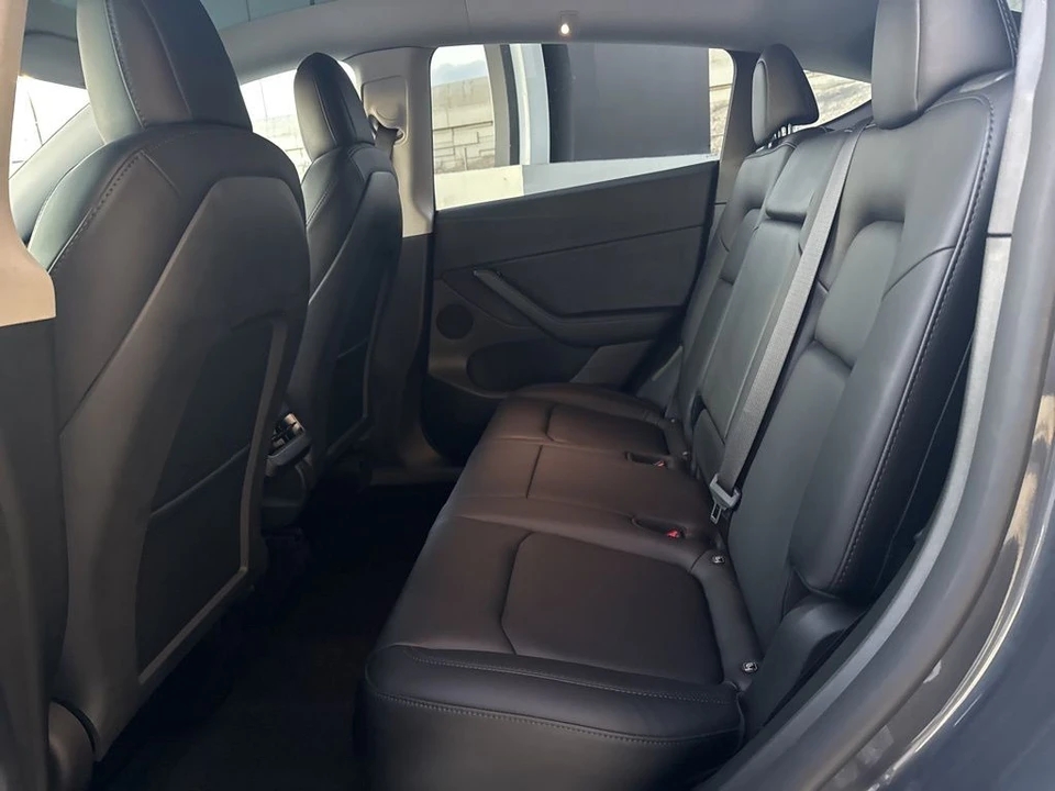 2022 Tesla Model Y Performance - Image 15 of 21