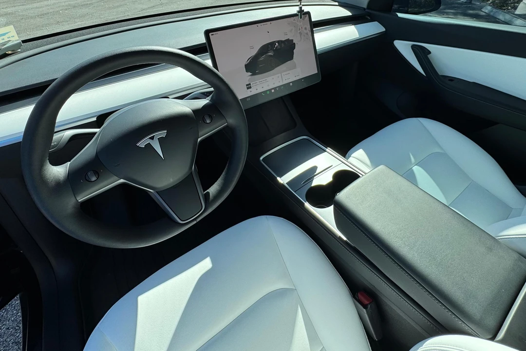 2022 Tesla Model Y Performance - Image 30 of 31