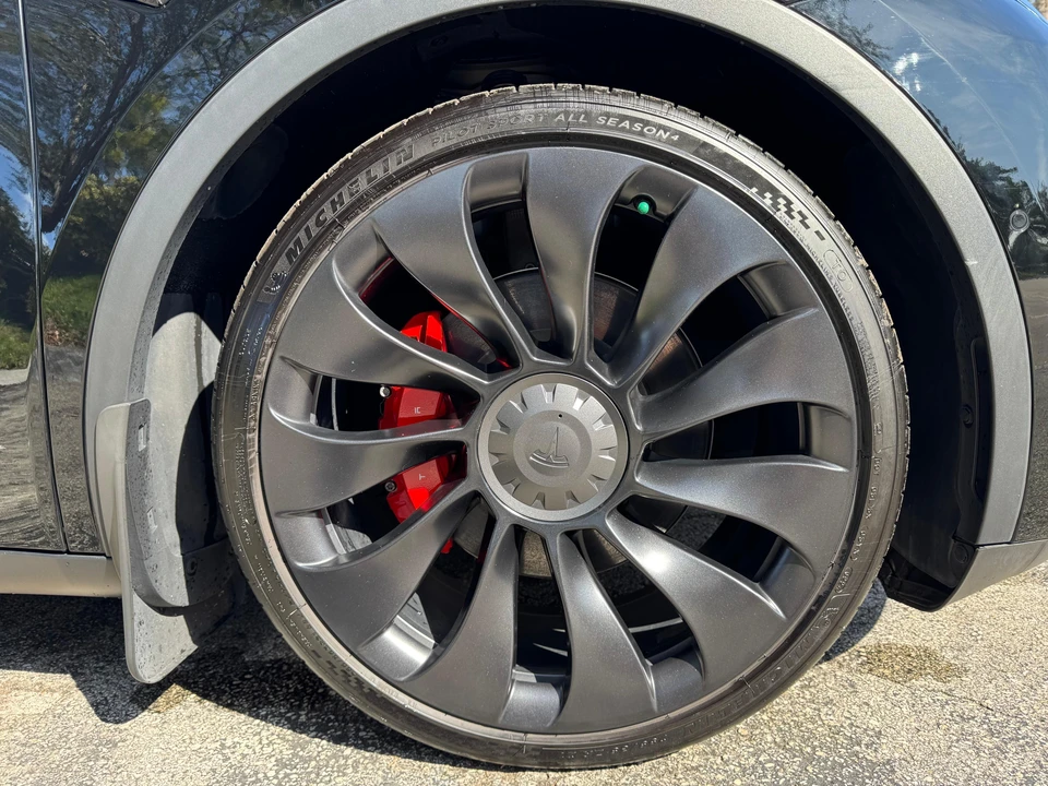 2022 Tesla Model Y Performance - Image 25 of 31