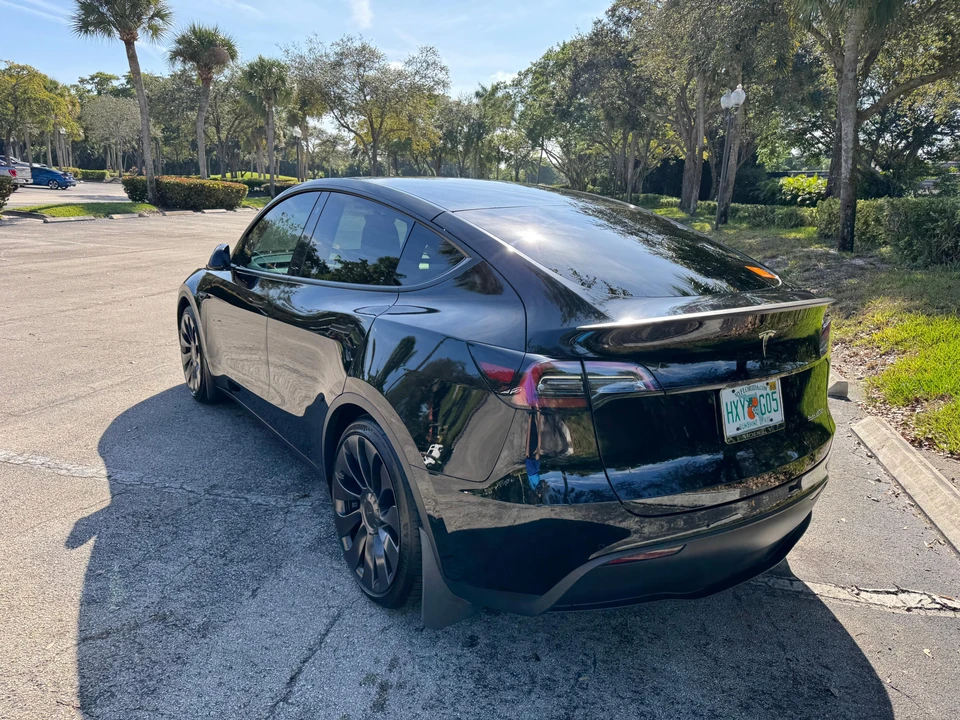 2022 Tesla Model Y Performance - Image 11 of 31