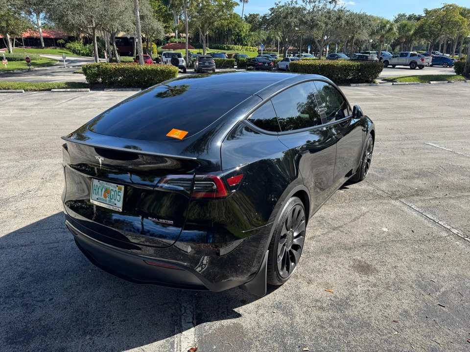2022 Tesla Model Y Performance - Image 14 of 31