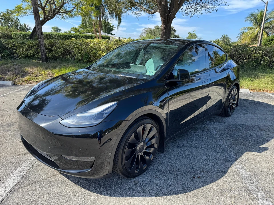 2022 Tesla Model Y Performance - Image 7 of 31