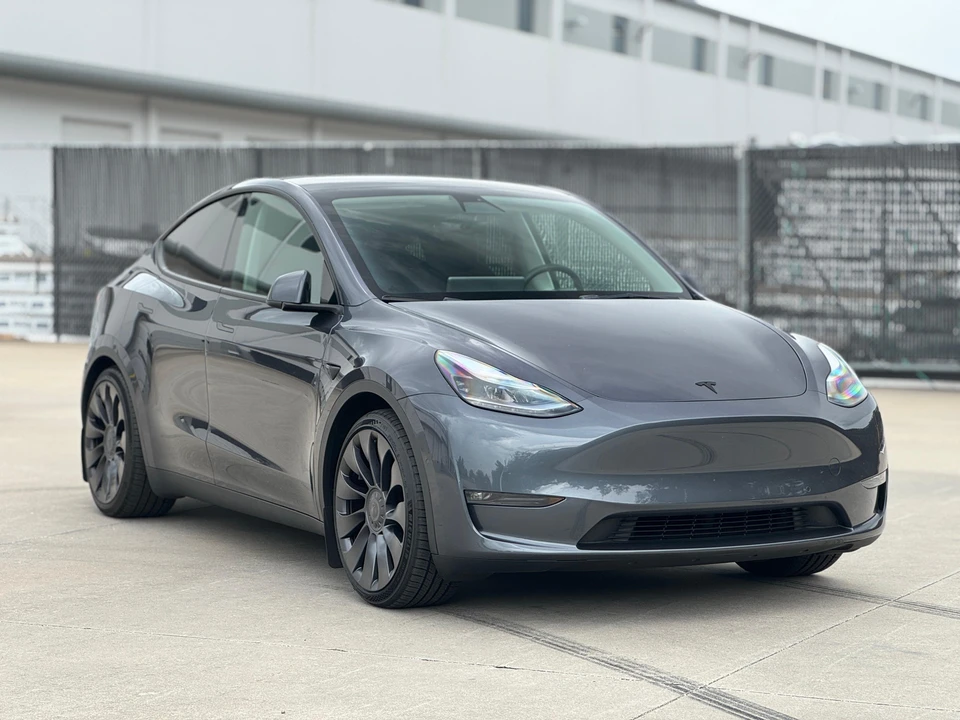 2022 Tesla Model Y Performance - Image 10 of 31
