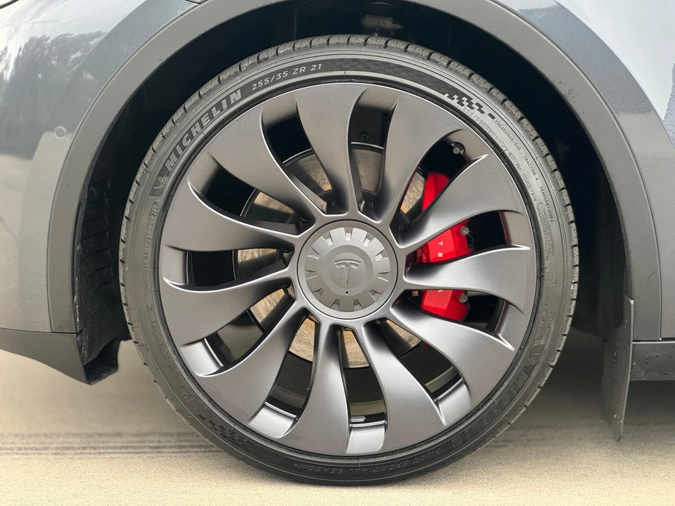 2022 Tesla Model Y Performance - Image 27 of 31