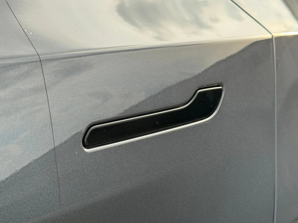 2022 Tesla Model Y Performance - Image 23 of 31