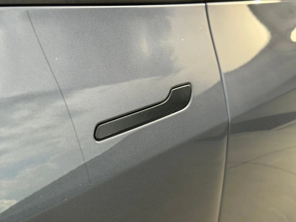 2022 Tesla Model Y Performance - Image 15 of 31