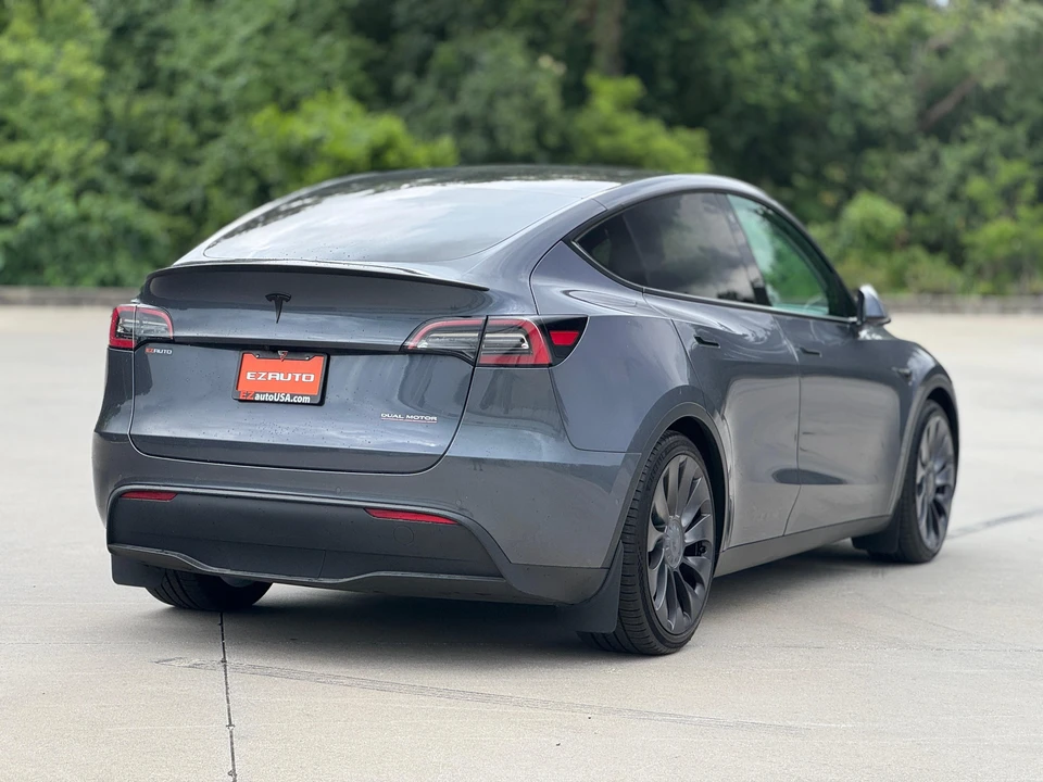 2022 Tesla Model Y Performance - Image 7 of 31