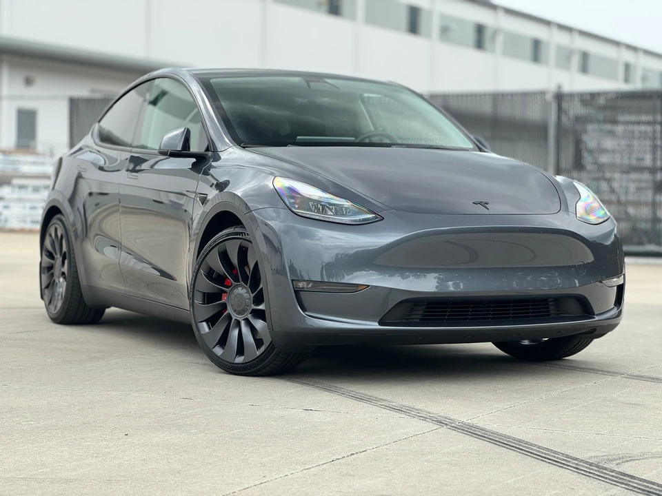 2022 Tesla Model Y Performance - Image 8 of 31