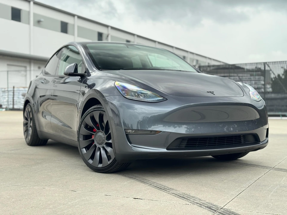 2022 Tesla Model Y Performance - Image 11 of 31