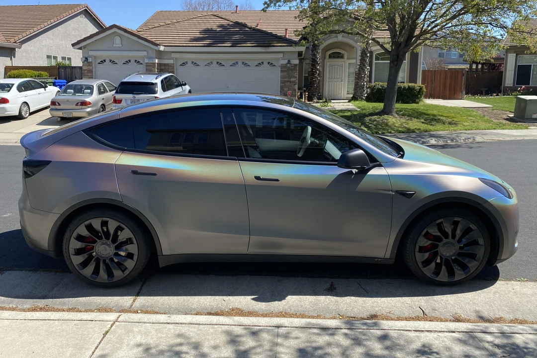 2022 Tesla Model Y Performance - Image 3 of 31