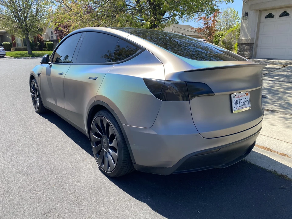 2022 Tesla Model Y Performance - Image 13 of 31