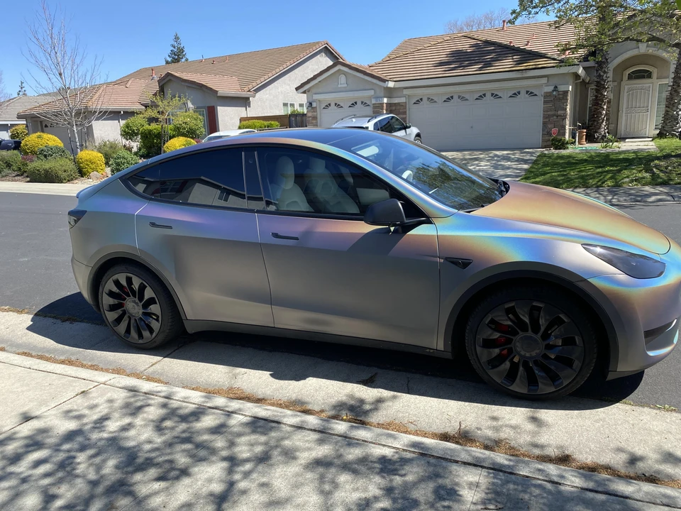 2022 Tesla Model Y Performance - Image 19 of 31
