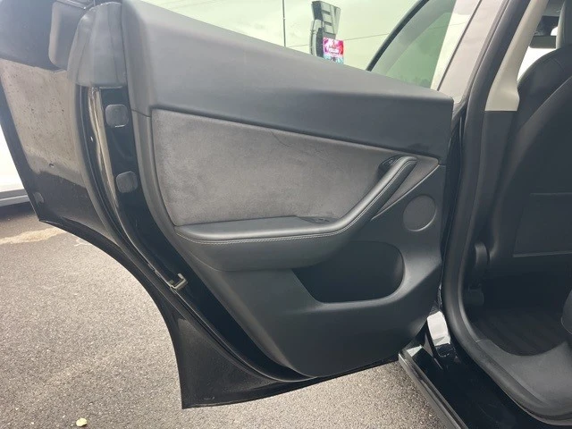 2022 Tesla Model Y Performance - Image 13 of 21