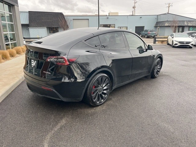 2022 Tesla Model Y Performance - Image 7 of 21